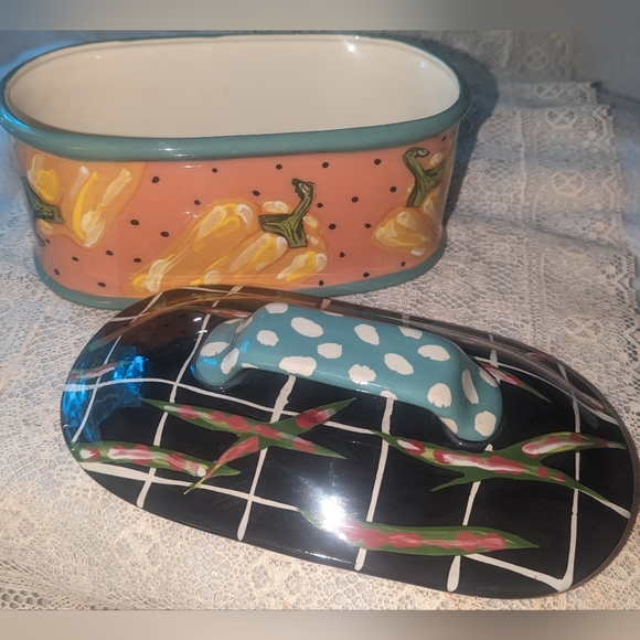 Droll Design poucher bowl vegetable details. - Picture 2 of 10